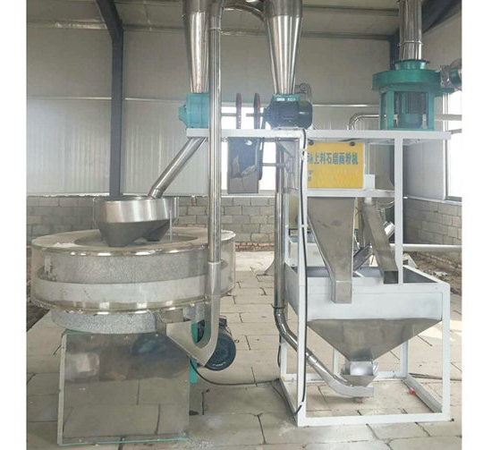 石磨面粉機廠家的小編為您介紹:如何調(diào)節(jié)石磨的研磨細(xì)度？